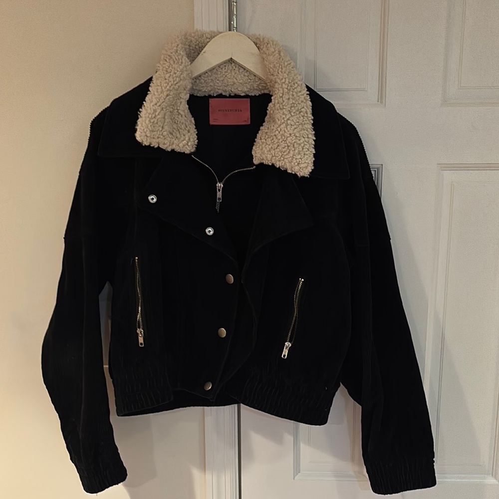 Cozy Black Teddy Jacket with Cream Collar